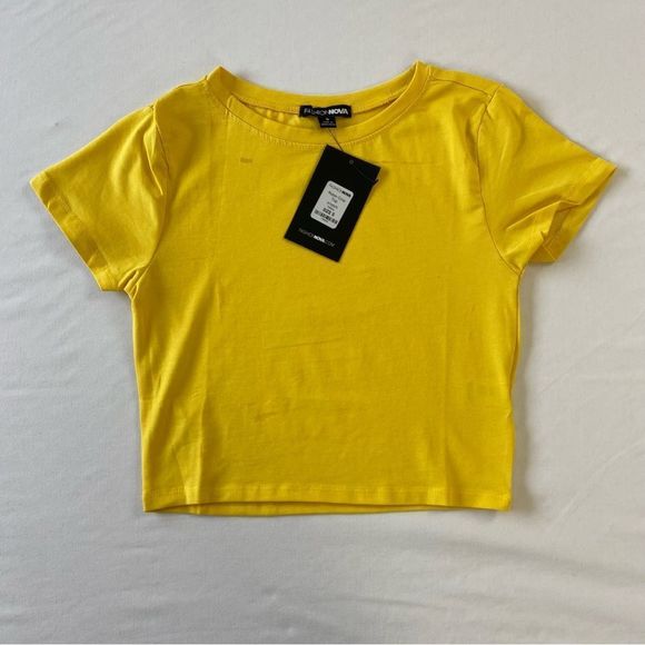 Fashion Nova crop top - Picture 2 of 12